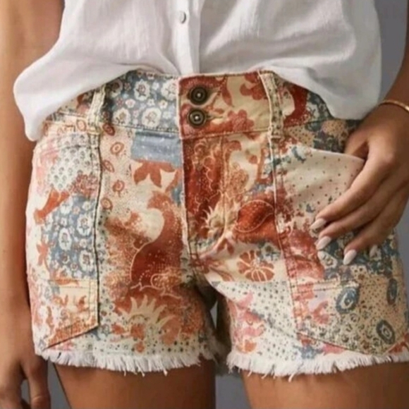Pilcro Pants - Anthropologie Pilcro Size 29 The Wanderer Low-Rise Shorts